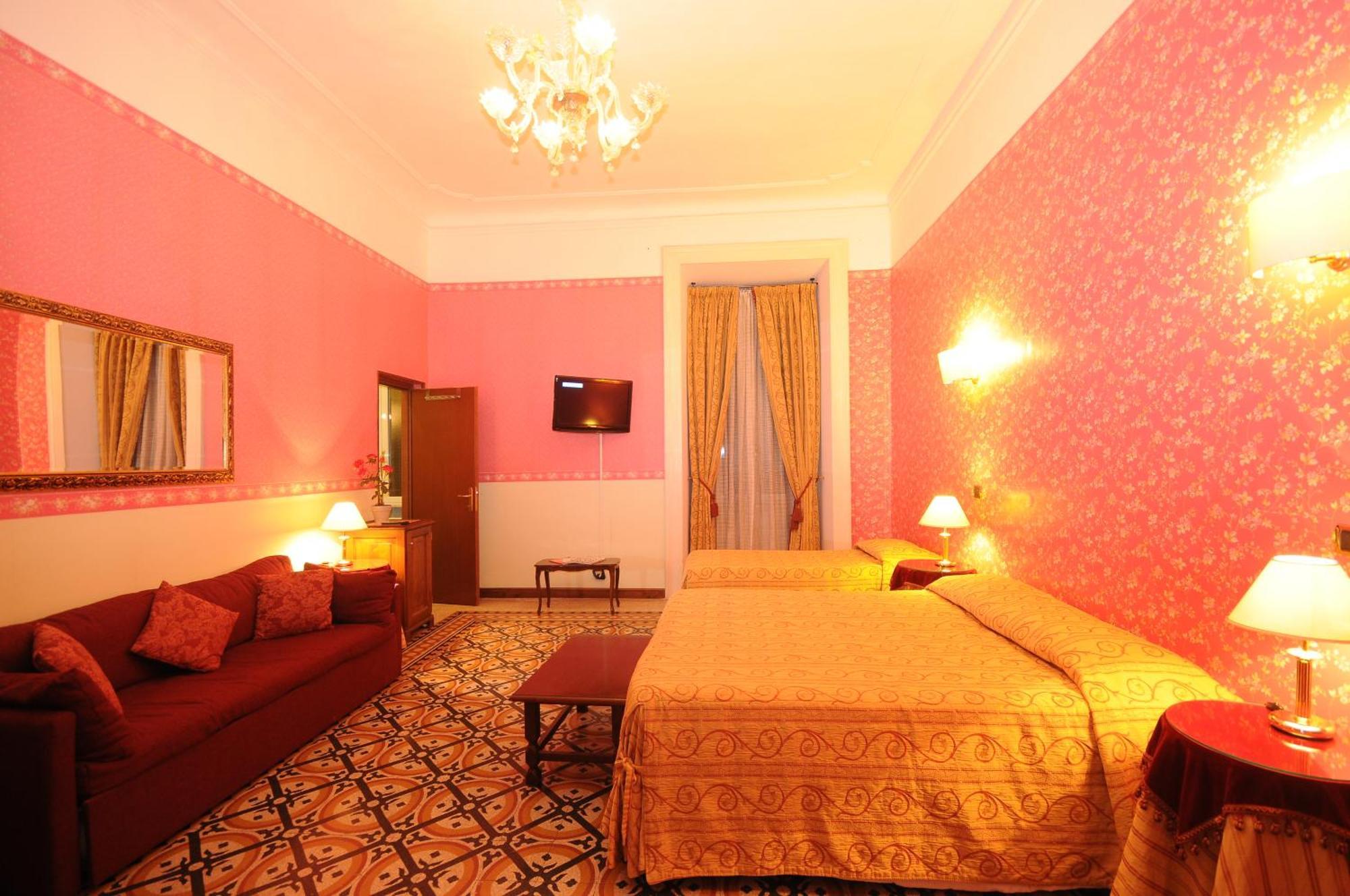 Hotel Sweet Home — Photos 1